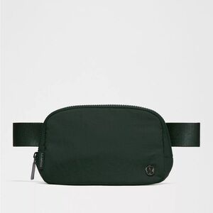 lululemon athletica Belt Bag in Rainforest Green